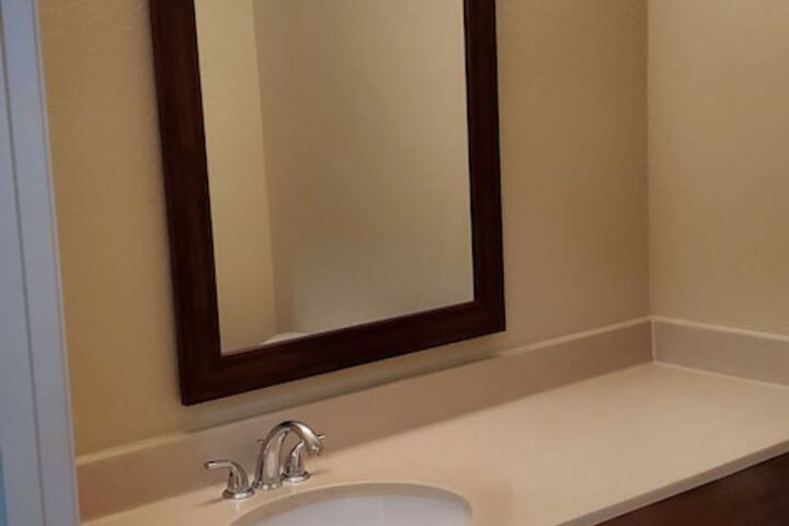 Bathroom sink