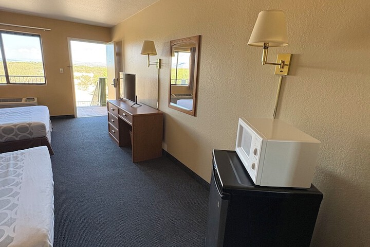 Room 35 of 77