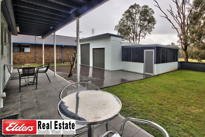 Terrace/Patio 9 of 17