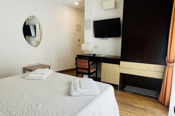Room 30 of 80