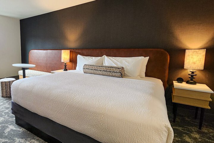 Room 4 of 20