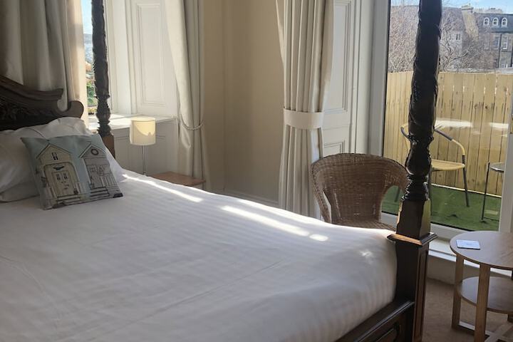 Room 7 of 15