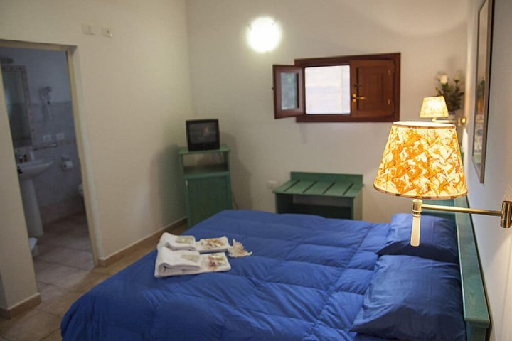 Room 12 of 41