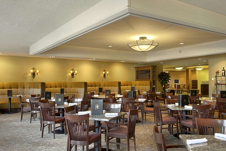 Dining 18 of 25