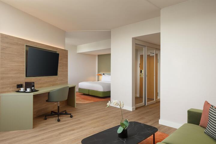 Room 45 of 146