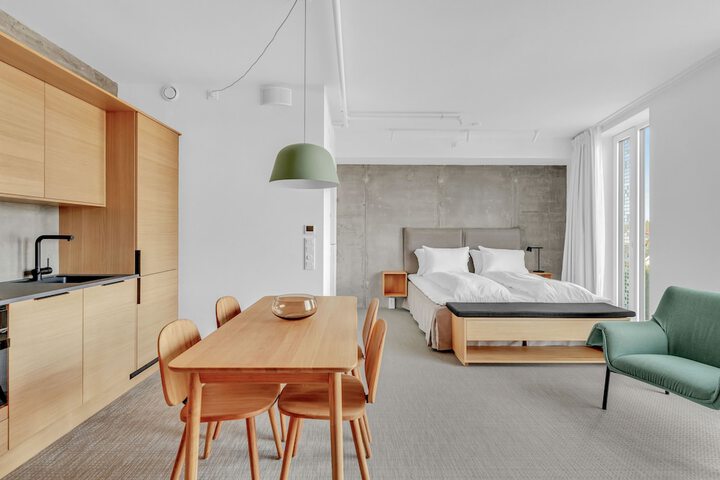 Room 3 of 86