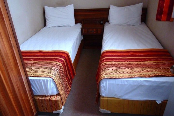Room 8 of 28