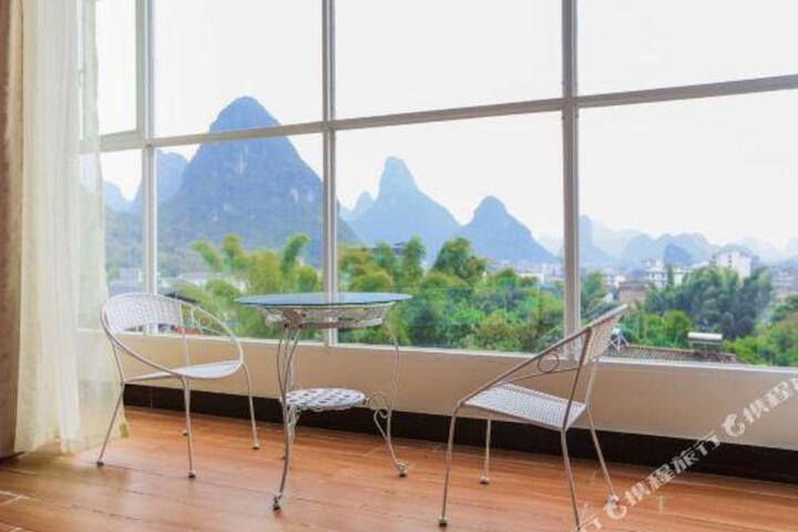 Jinxiu Holiday Hotel
