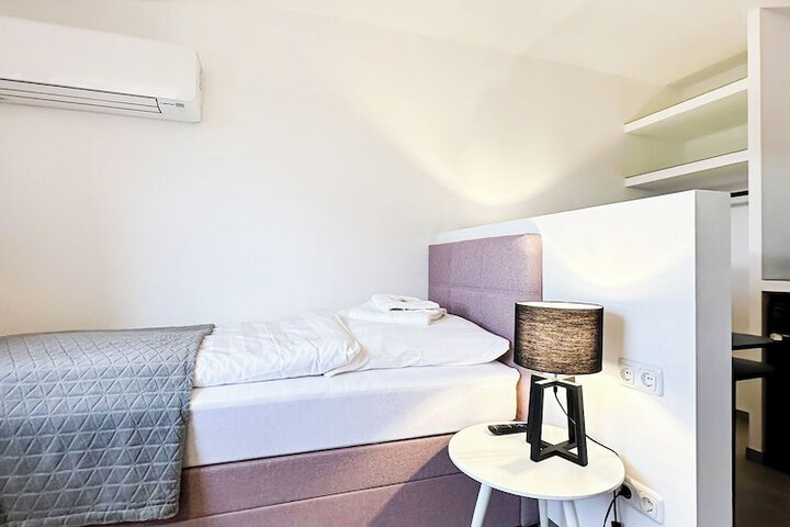 Room 79 of 179