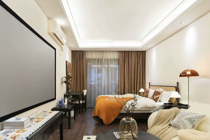 Room 4 of 81