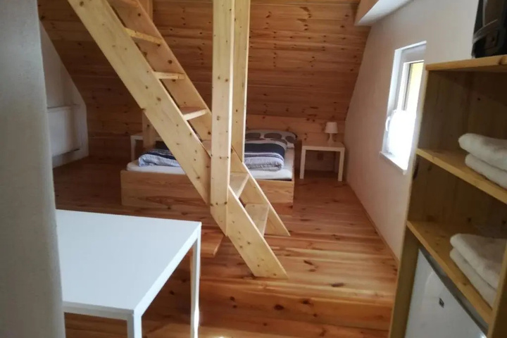 Room 4 of 28