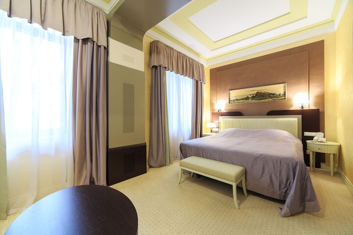 Room 4 of 117