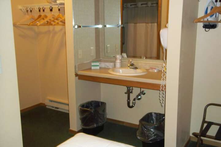 Room 168 of 279
