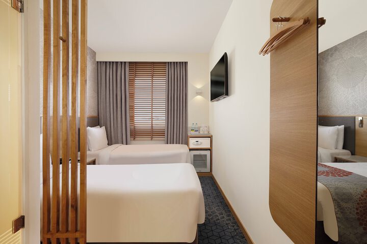 Room 8 of 61