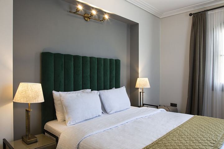 Room 42 of 107