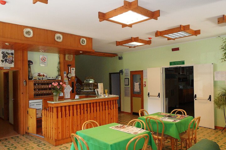 Check-in/check-out kiosk