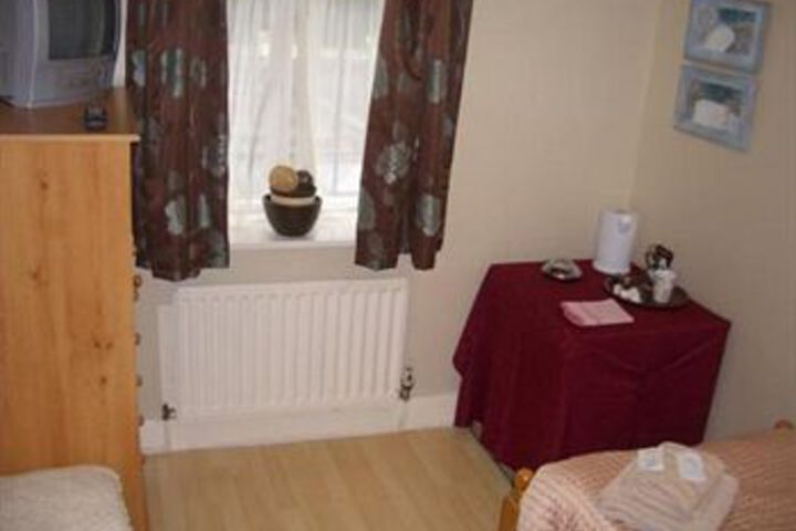 Room 4 of 10