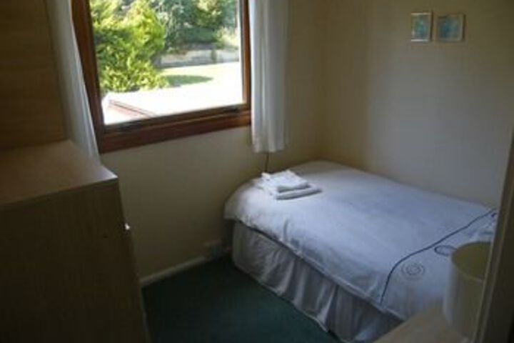 Room 16 of 32