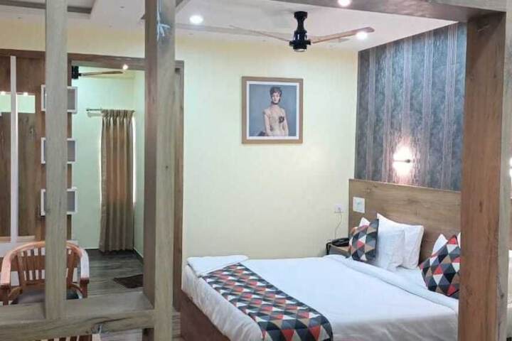 Room 2 of 23