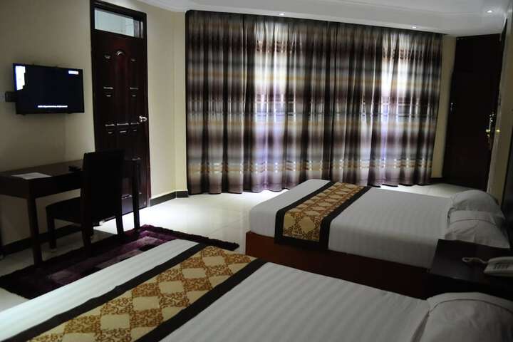 Room 11 of 50