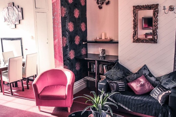 Lounge 17 of 20