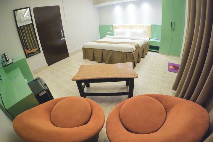 Room 10 of 44
