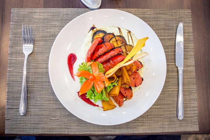Dining 58 of 78