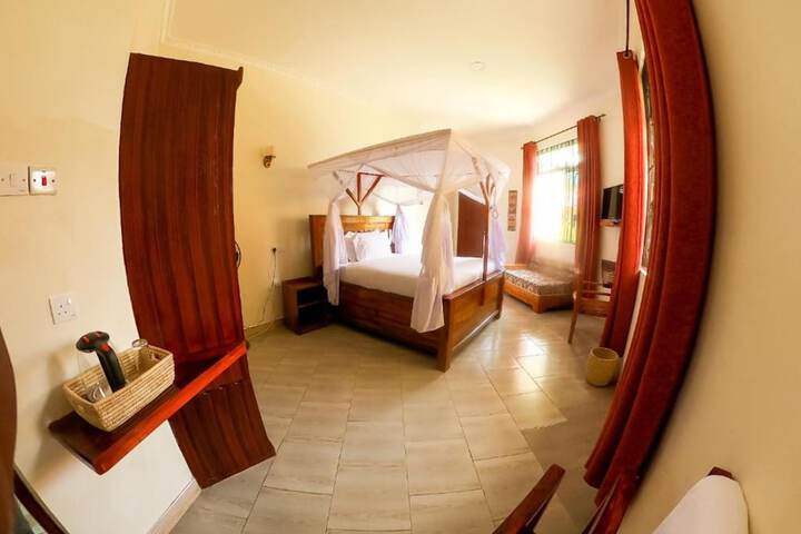 Room 6 of 35