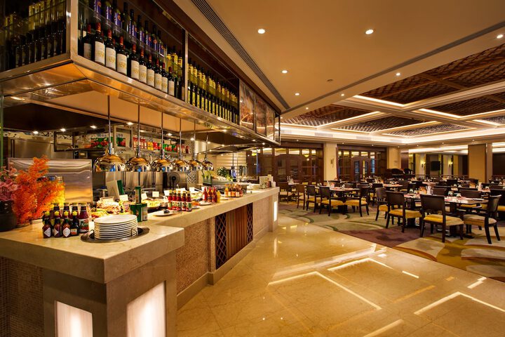Dining 70 of 95