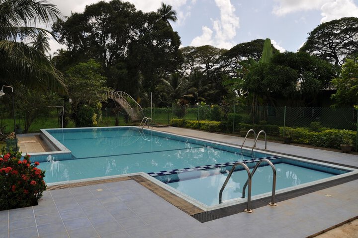Pools & Facilities