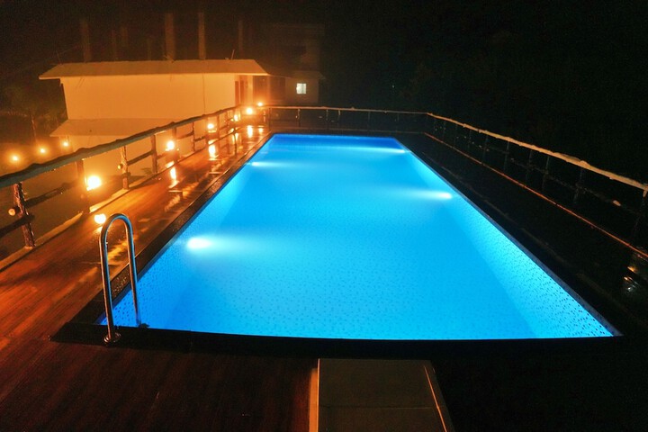 Pool 44 of 66