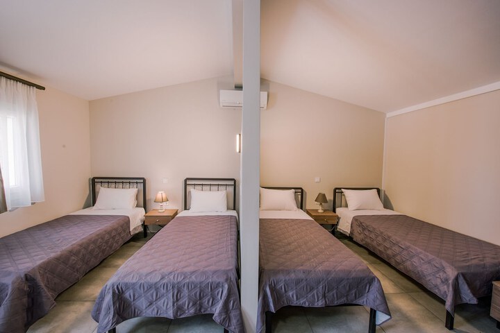 Room 10 of 79