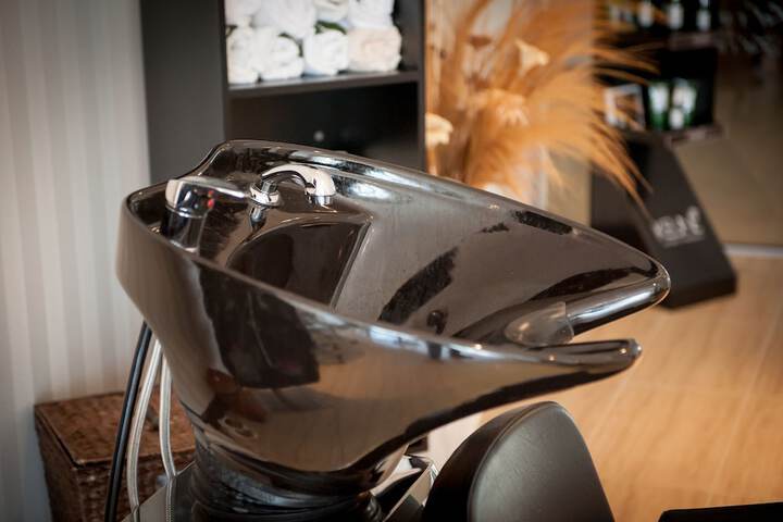 Hair salon