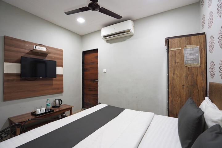 Room 4 of 15