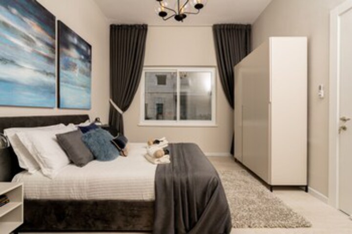 Room 52 of 72