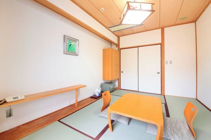 Room 9 of 35