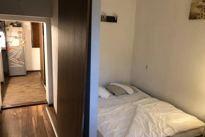 Room 8 of 8
