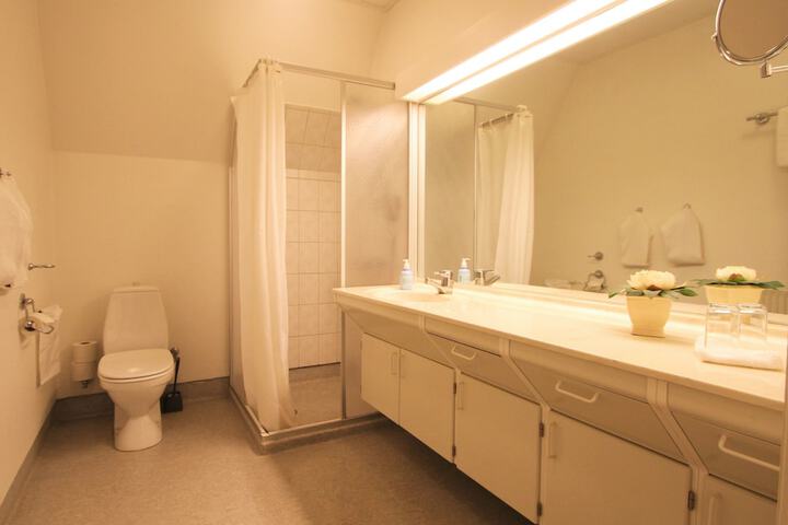Room 40 of 84