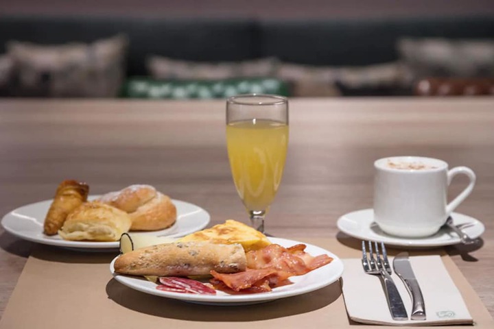 Breakfast/Coffee Service 64 of 71