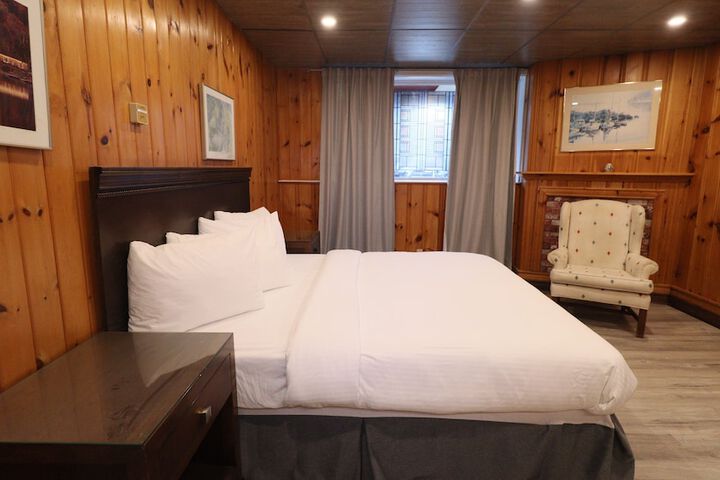 Classic Queen Bed (34 of 63)