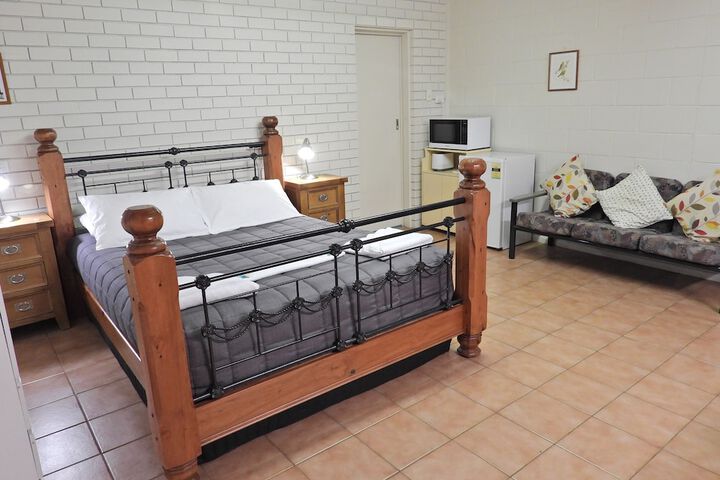 Room 6 of 48