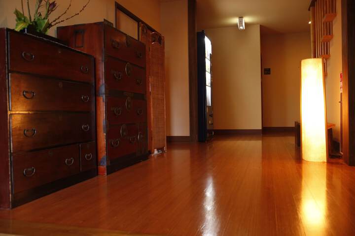 Ballroom/Hall 13 of 15