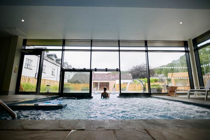 Pool 65 of 131