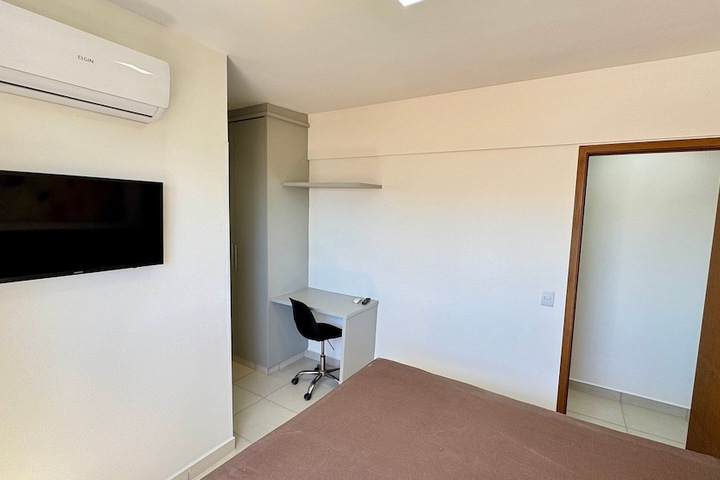 Room 4 of 146