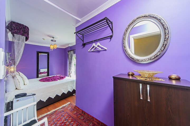Room 10 of 47