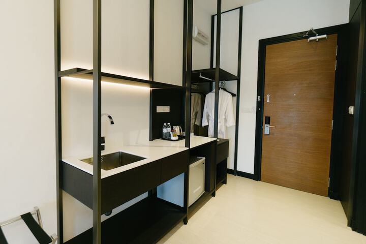 Room 12 of 33