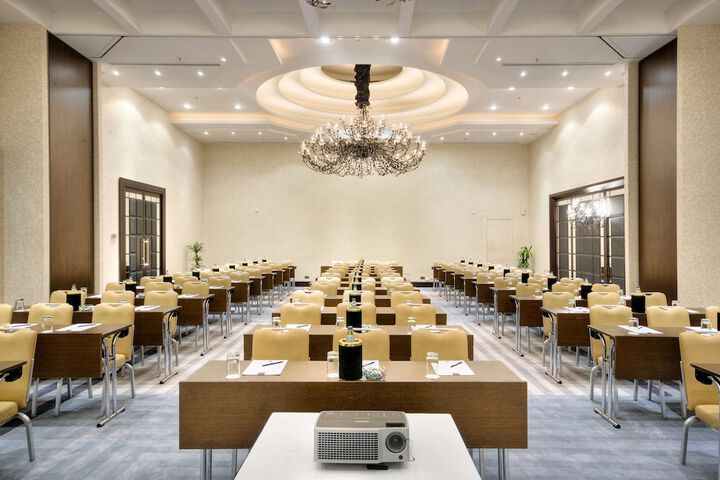 Business Center 140 of 144
