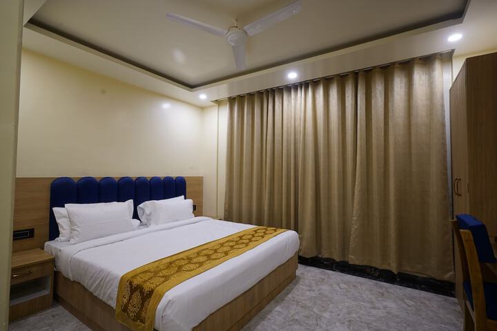Room 15 of 26