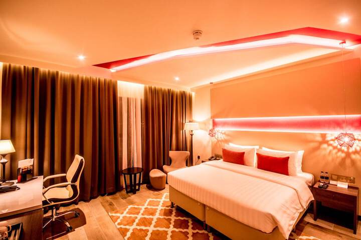 Room 10 of 35