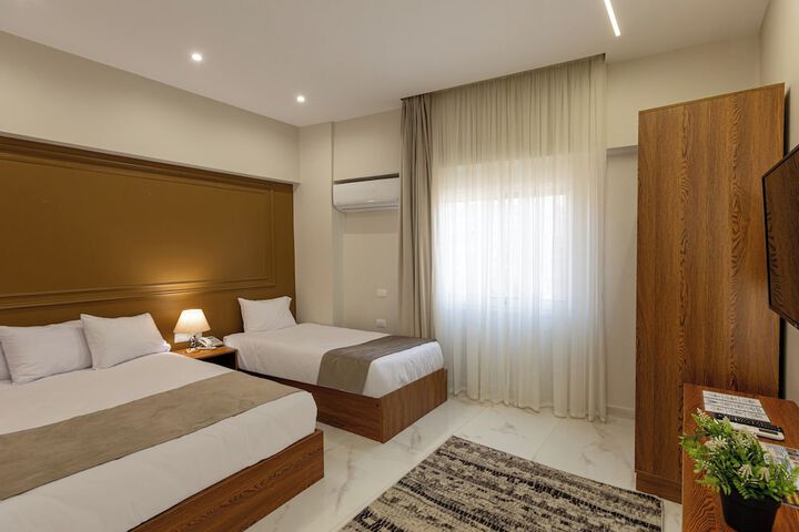 Room 10 of 74